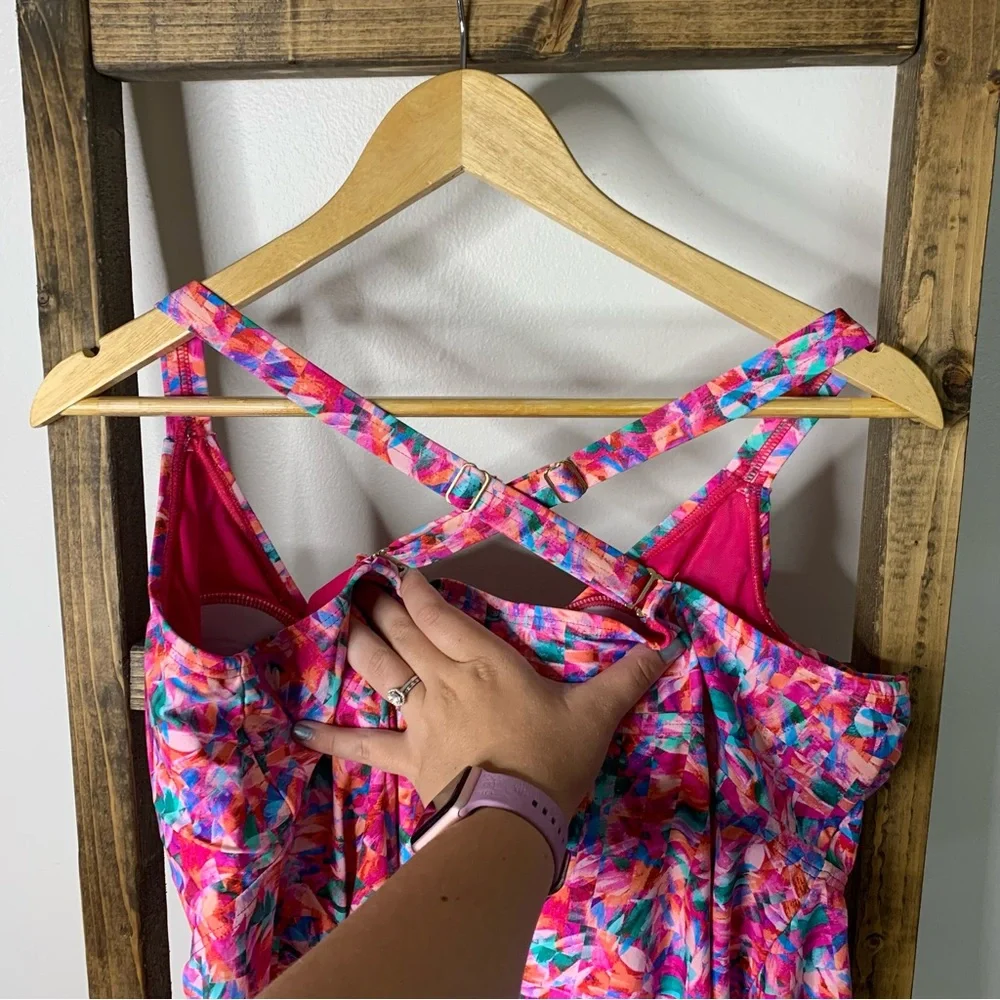Sunsets Curve Vibrant Pink Multicolor Women's Swim Tankini Top